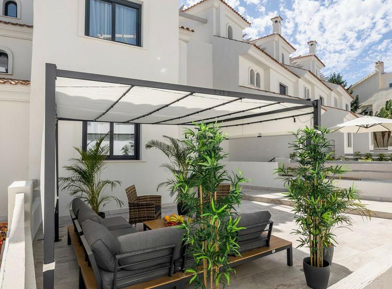 Semi-Detached House with Spacious Terrace – El Paraíso, Costa del Sol