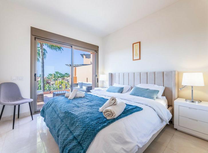 Stylish Apartment with Sea Views – Sotoserena, Estepona