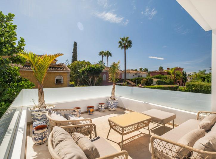 Luxury Villa with Pool, Jacuzzi and Cinema Room – Golden Mile, Marbella