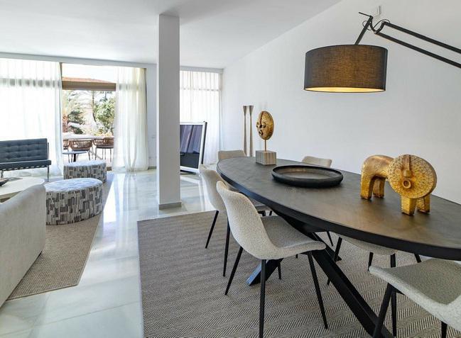 Renovated Apartment with Terrace – Puerto Banús