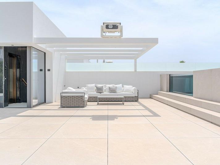 Luxury Villa with Rooftop Pool in Exclusive Vilas 6 – Puerto Banús, Marbella