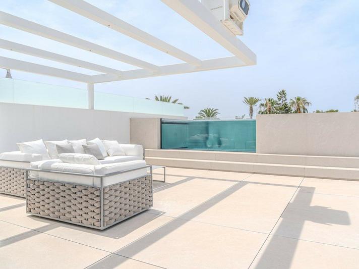 Luxury Villa with Rooftop Pool in Exclusive Vilas 6 – Puerto Banús, Marbella