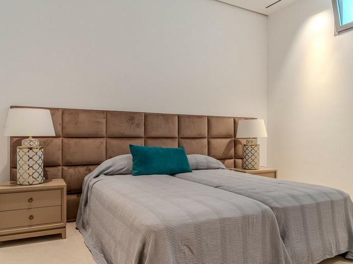 Luxury Villa with Rooftop Pool in Exclusive Vilas 6 – Puerto Banús, Marbella