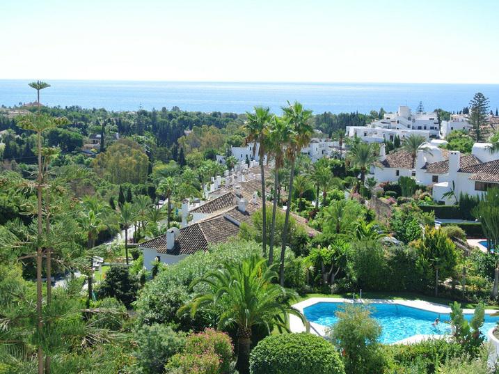 Penthouse with Sea Views – Ancon Sierra, Golden Mile