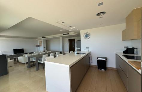 Elegant Ground-Floor Apartment with Private Garden – Avalon, Los Arqueros, Benahavís