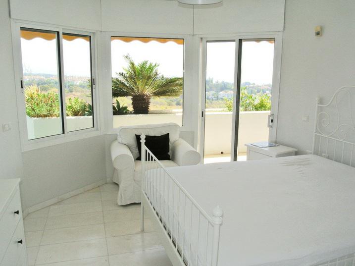 Penthouse with Sea Views – Ancon Sierra, Golden Mile