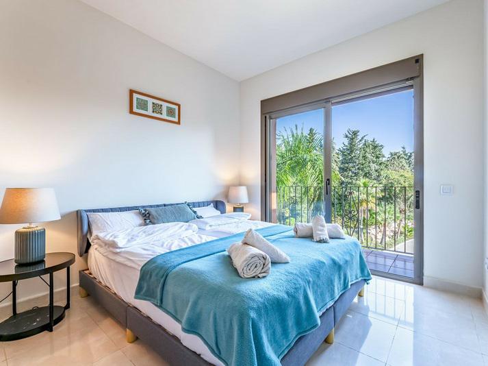 Stylish Apartment with Sea Views – Sotoserena, Estepona