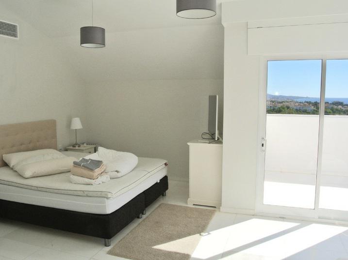 Penthouse with Sea Views – Ancon Sierra, Golden Mile