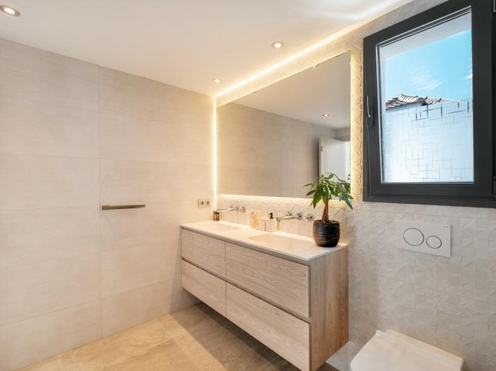 Luxury Villa with Pool, Jacuzzi and Cinema Room – Golden Mile, Marbella