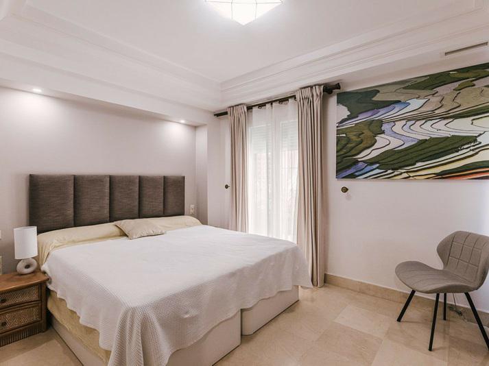 Beachfront Townhouse with Direct Access to the Sea – Bahía de Marbella