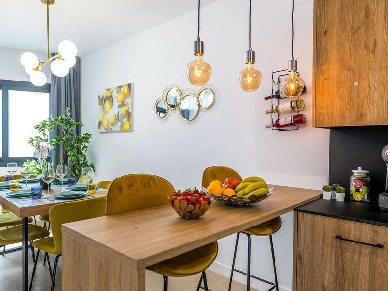 Semi-Detached House with Spacious Terrace – El Paraíso, Costa del Sol