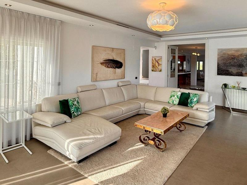 Luxury Villa with Heated Pool and Panoramic Views – Nueva Atalaya, Benahavís