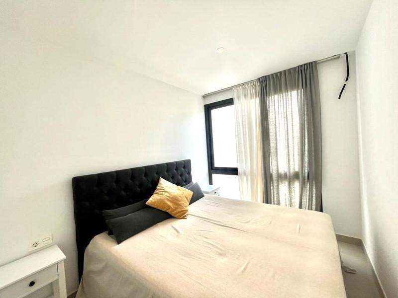 Modern Beachside Townhouse with Rooftop Jacuzzi – Playa de Guadalobón, Estepona