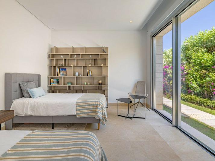 Elegant Villa with Heated Pool and Sea Views – Marbella