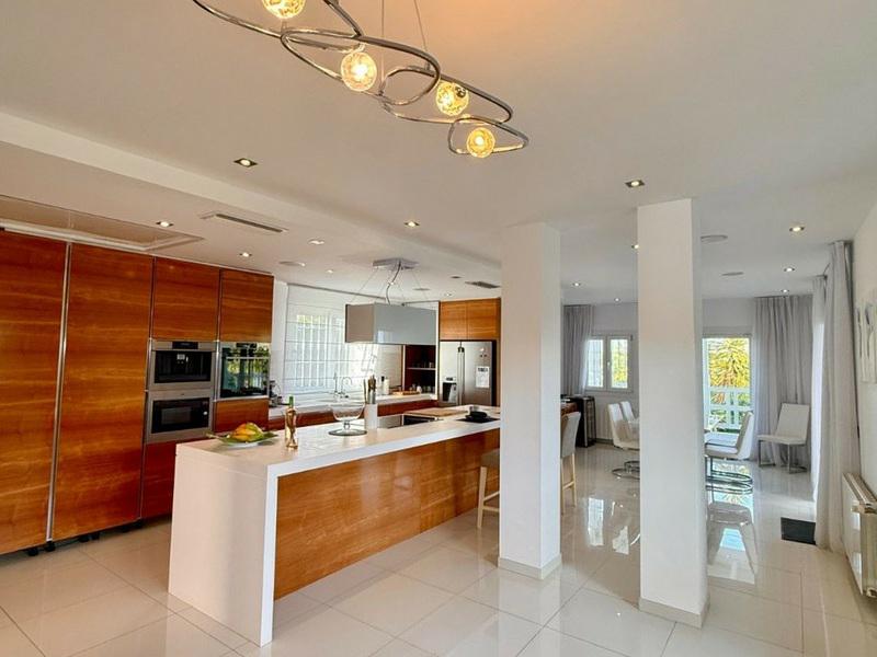 Luxury Villa with Heated Pool and Panoramic Views – Nueva Atalaya, Benahavís
