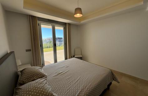Elegant Ground-Floor Apartment with Private Garden – Avalon, Los Arqueros, Benahavís