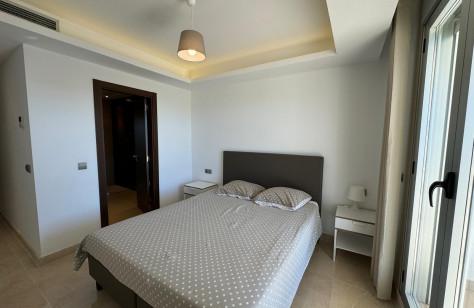 Elegant Ground-Floor Apartment with Private Garden – Avalon, Los Arqueros, Benahavís