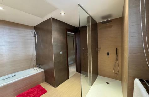 Elegant Ground-Floor Apartment with Private Garden – Avalon, Los Arqueros, Benahavís