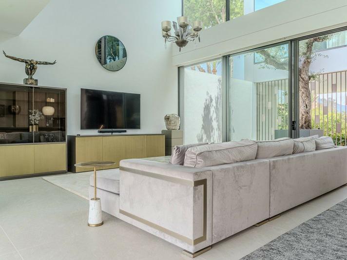 Luxury Villa with Rooftop Pool in Exclusive Vilas 6 – Puerto Banús, Marbella