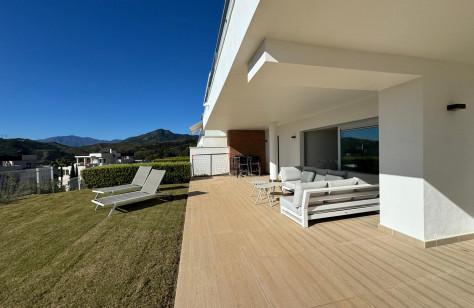 Elegant Ground-Floor Apartment with Private Garden – Avalon, Los Arqueros, Benahavís