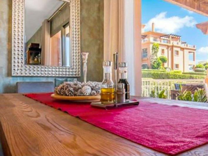 Spacious Penthouse with Golf Views and Large Terraces – Benatalaya, Benahavís