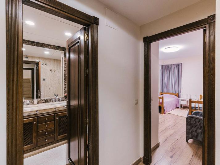 Beachfront Townhouse with Direct Access to the Sea – Bahía de Marbella