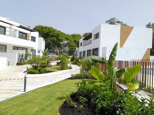 Contemporary Townhouse for Rent in Marein Village – Nueva Andalucía, Marbella