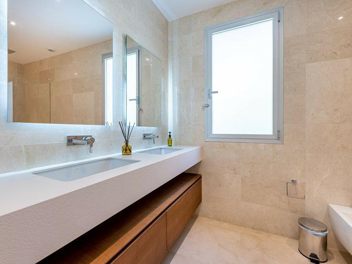 Luxury Villa with Heated Pool and Panoramic Views – Marbella