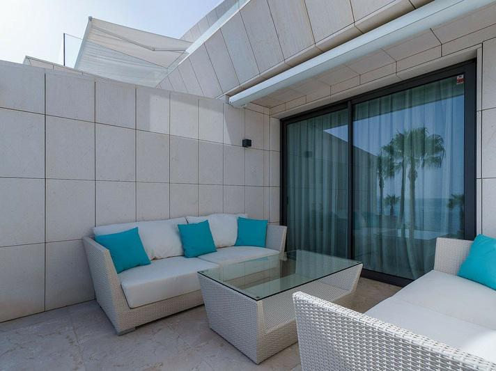 Luxury Beachfront Duplex with Private Terrace – Estepona
