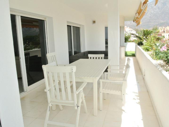 Penthouse with Sea Views – Ancon Sierra, Golden Mile