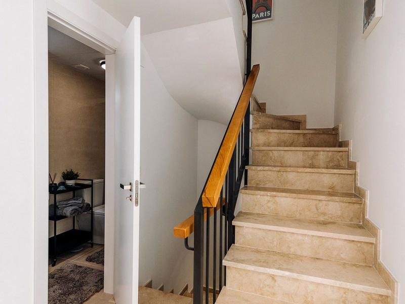 Semi-Detached House with Spacious Terrace – El Paraíso, Costa del Sol