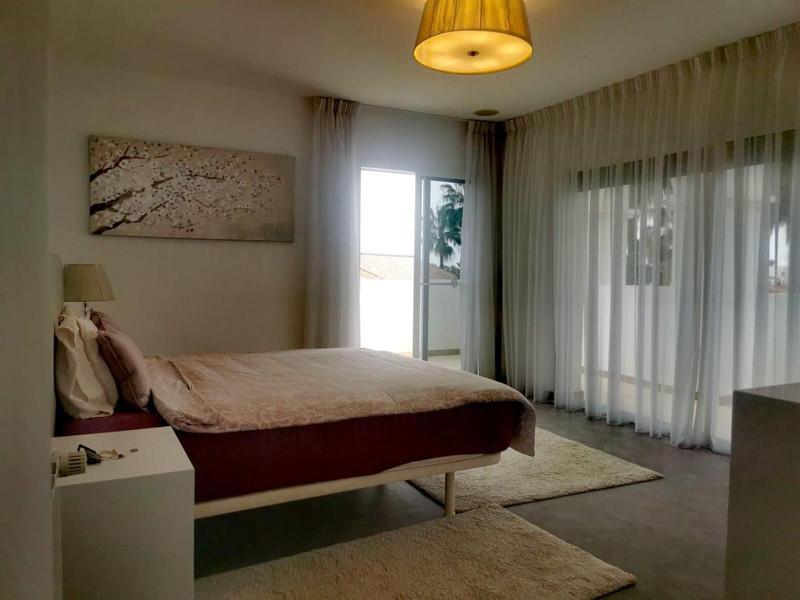 Luxury Villa with Heated Pool and Panoramic Views – Nueva Atalaya, Benahavís