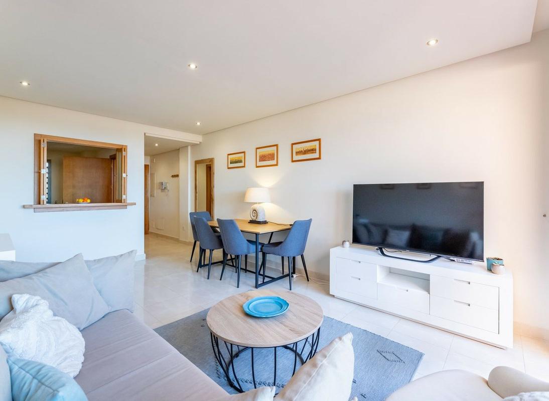 Stylish Apartment with Sea Views – Sotoserena, Estepona