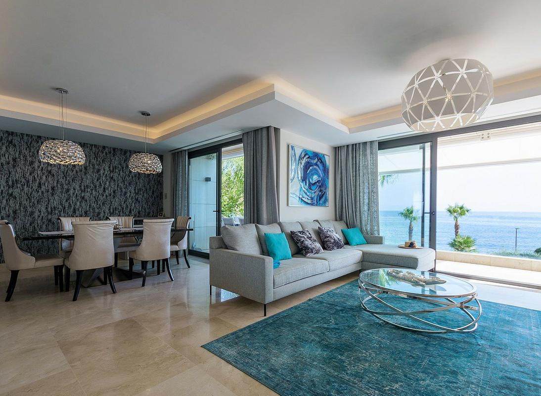 Luxury Beachfront Duplex with Private Terrace – Estepona