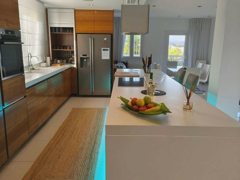 Luxury Villa with Heated Pool and Panoramic Views – Nueva Atalaya, Benahavís