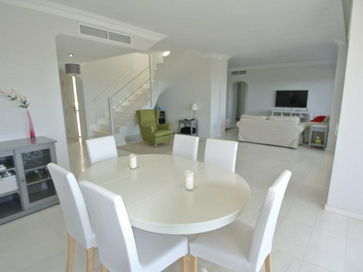 Penthouse with Sea Views – Ancon Sierra, Golden Mile