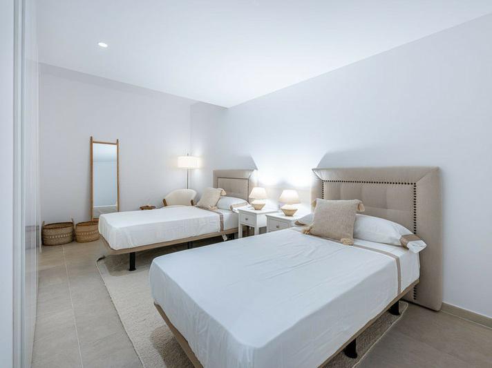 Luxury Villa with Heated Pool and Panoramic Views – Marbella