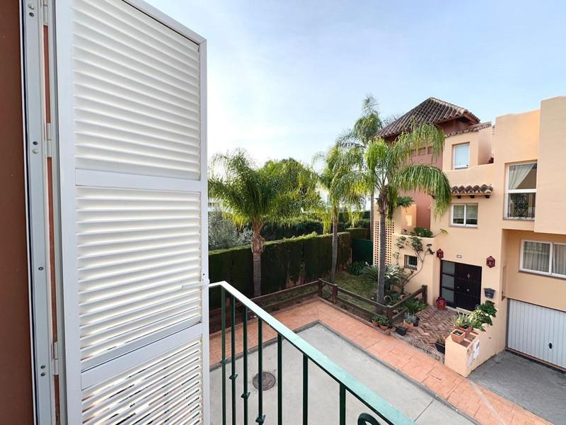 Modern Semi-Detached House in Condes de Iza – Nueva Andalucía, Marbella