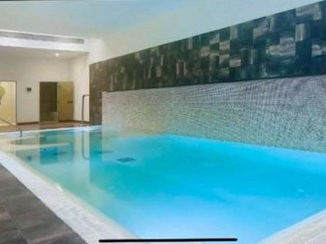 Spacious Penthouse with Golf Views and Large Terraces – Benatalaya, Benahavís