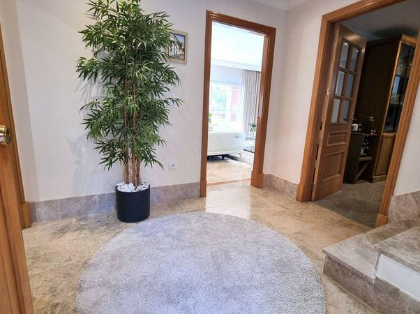 Elegant Semi-Detached Villa with Private Garden – Santa Clara Golf, Marbella East