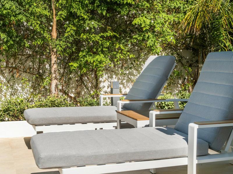 Luxury Villa with Pool, Jacuzzi and Cinema Room – Golden Mile, Marbella
