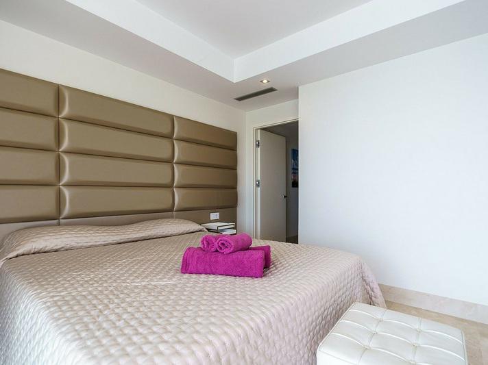 Luxury Beachfront Duplex with Private Terrace – Estepona