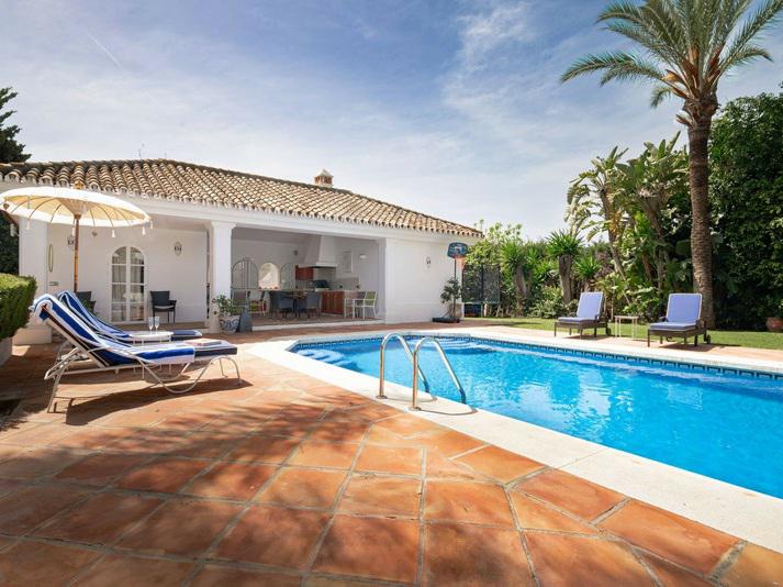Elegant Villa with Private Pool – Guadalmina Alta, Marbella