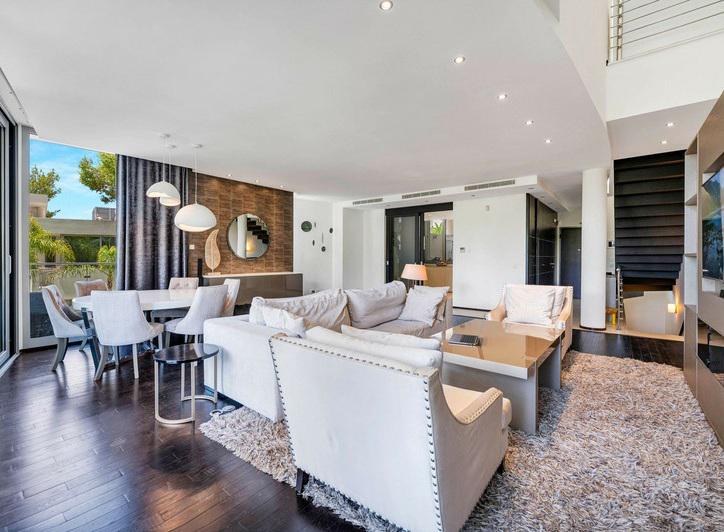 Modern Townhouse with Private Garden Long-Term Rental