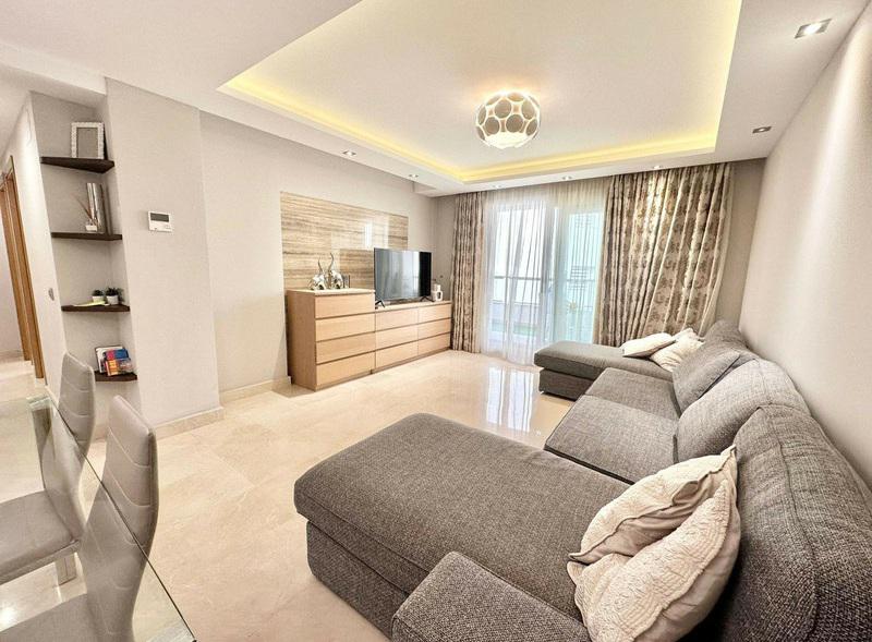Modern Apartment with Terrace in San Pedro de Alcántara – Long-Term Rental