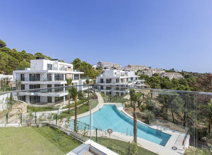 Modern Apartment with Large Terrace in Selwo – Long-Term Rental