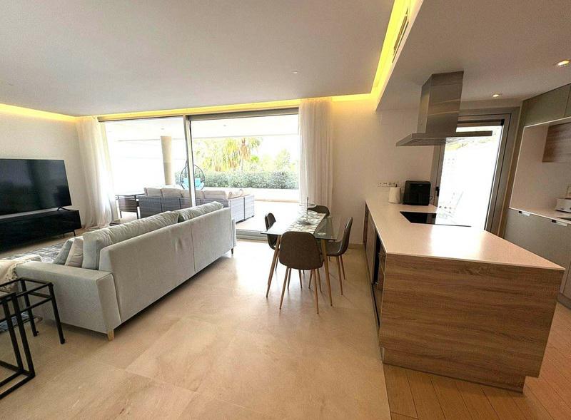 Spacious Ground Floor Apartment with Private Terrace in Los Arqueros – Long-Term Rental