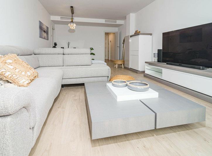 Modern Apartment with Panoramic Views – Jardines de Guadaiza, Nueva Andalucía