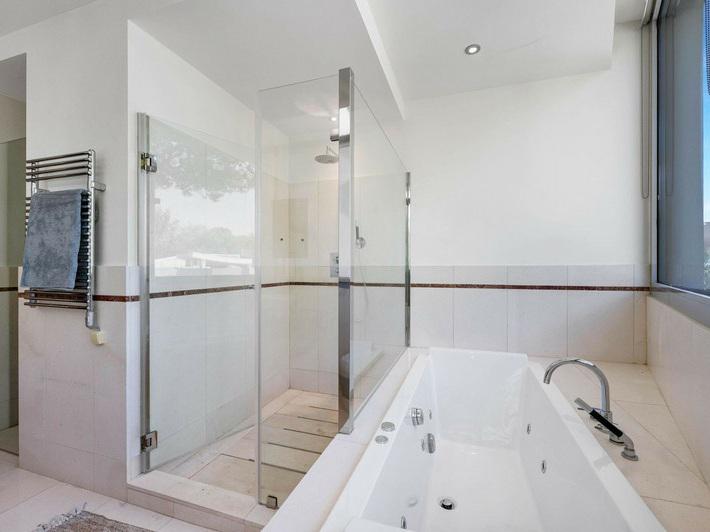 Modern Townhouse with Smart Home System in Sierra Blanca – Long-Term Rental