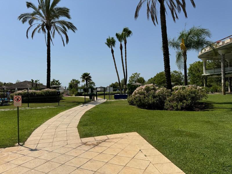 Detached Villa with Private Pool – Parque Botánico, Benahavís